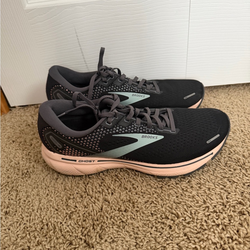 Brooks Women's Black and Light Pink Running Shoes